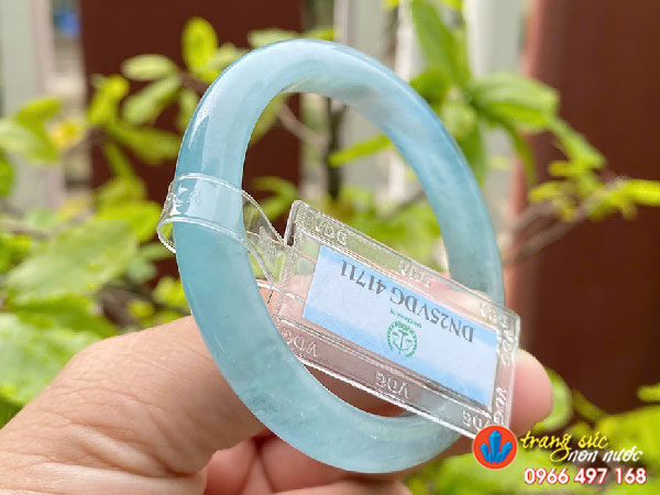 Vòng kiềng đá aquamarine cao cấp 2 kieng-da-aquamarine-cao-cap3