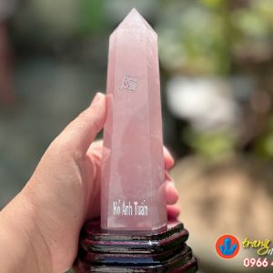 tru-da-thach-anh-hong-phong-thuy-qua-tang